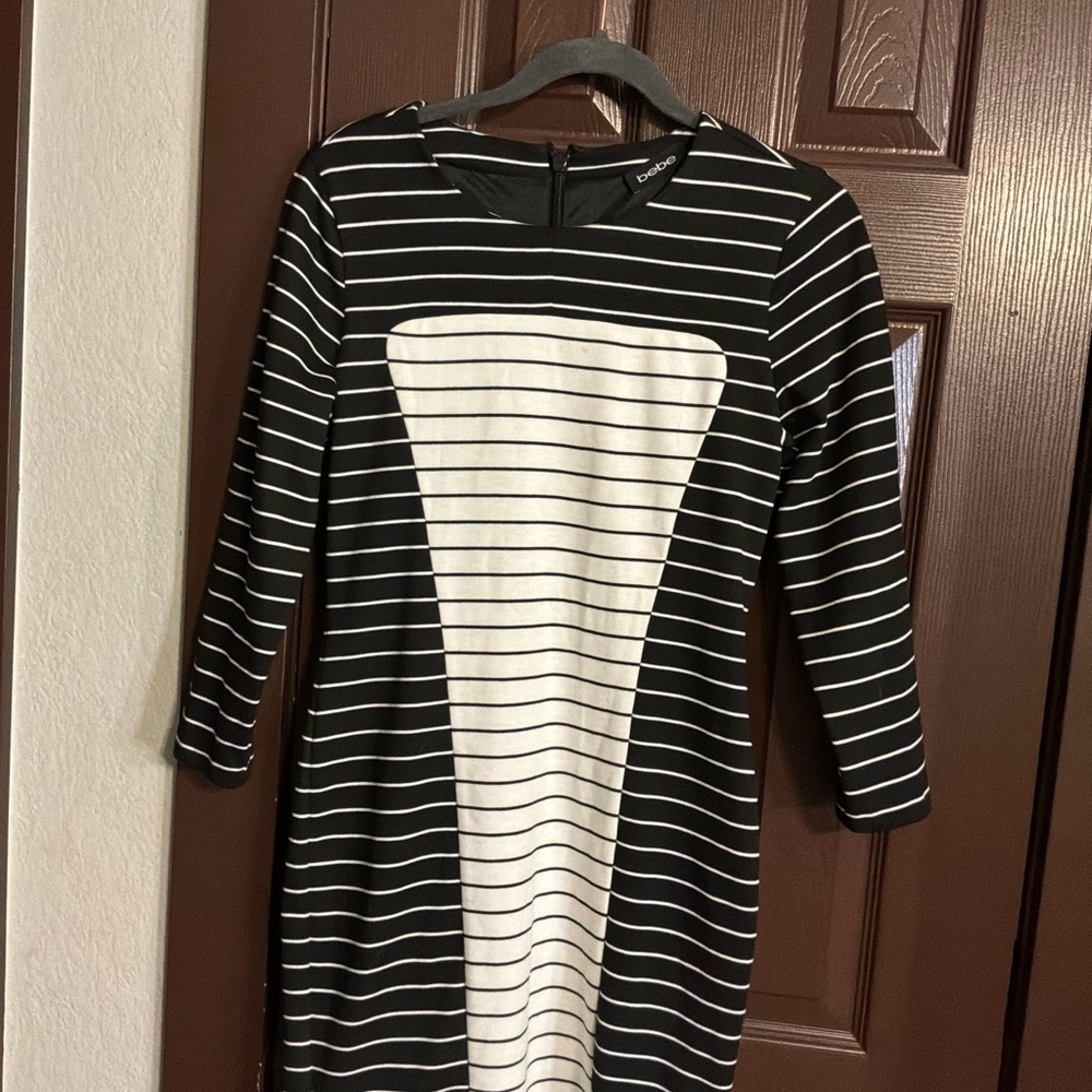 bebe Black and White Striped Long Sleeve Sheath Dress